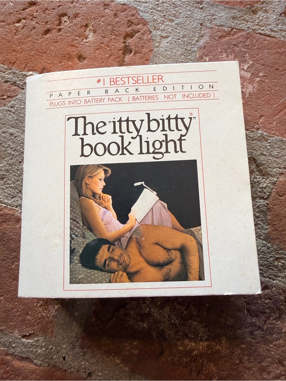 The Itty Bitty Book Light 1980's Zelco White Vintage Reading Lamp TESTED WORKS - Picture 2 of 16